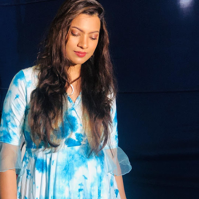 Tollywood Singer Geetha Madhuri Long hair in Blue Gown 51